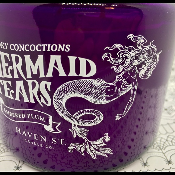 Halloween Mermaid Tears 2 Wick Candle Ambered Plum Spooky Concoctions - Picture 9 of 9